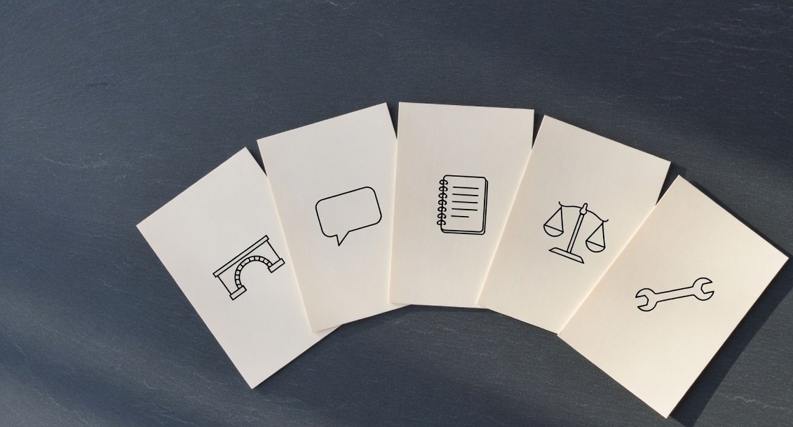 Five labeled content format cards for teardown, comparison, field notes, reply-first, and bridge posts